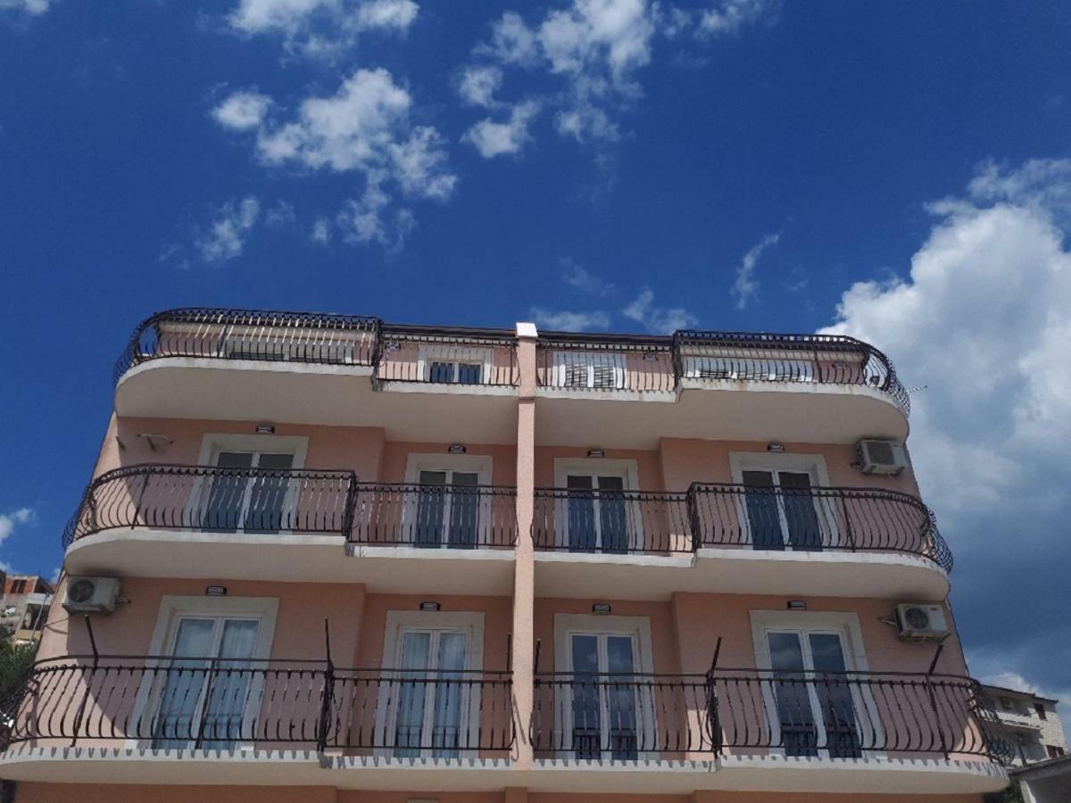 Apartment One Split Exterior photo